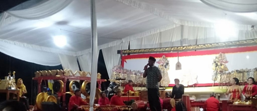 Tiyuh mekar jaya punya hajat, pagelaran wayang kulit acara bersih desa (ruwatan)